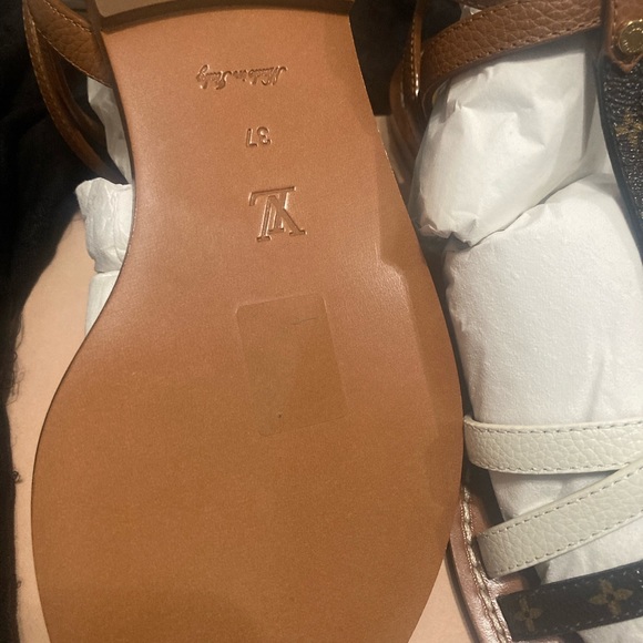 NEW - Louis Vuitton Explorer Flat Sandals - Picture 3 of 11